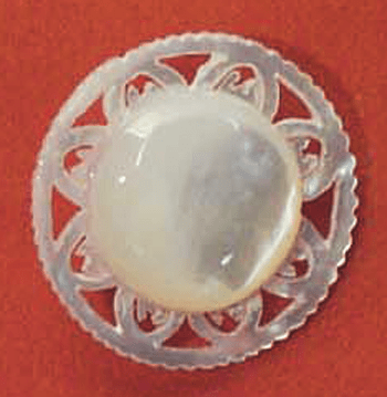 Mother of Pearl Broach 3 cm